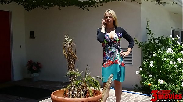 סרטי סקס Sarah Vandella Is A True MILF Slut
