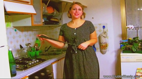 סרטי סקס Housewife Blowjob From The 1950's!