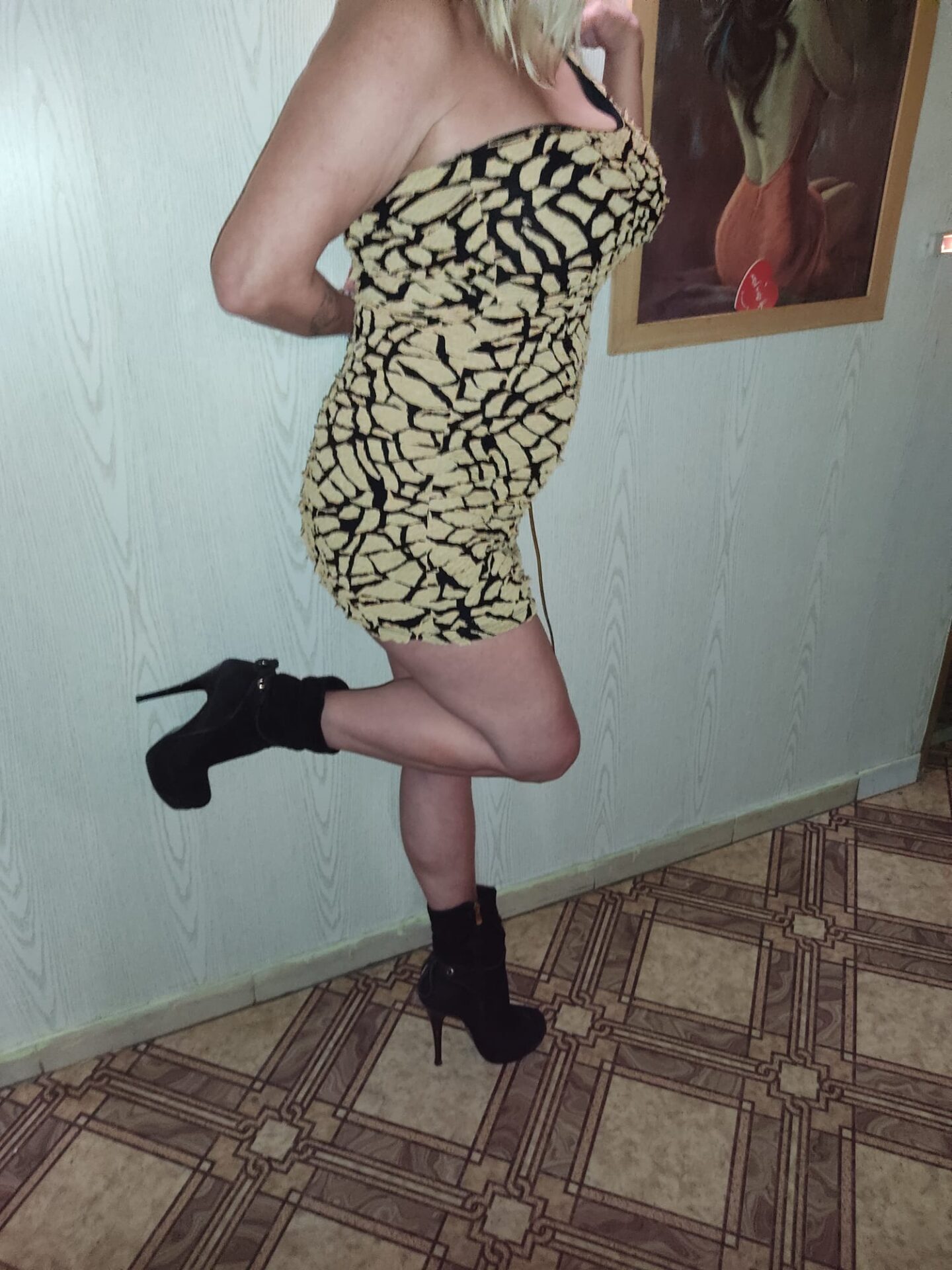 גוף סקסי ונשי רוסיה תושבת ישראל- בתל אביב