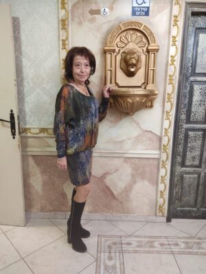 תל אביב – ישראלית אוקראינית בוגרת בת 50+