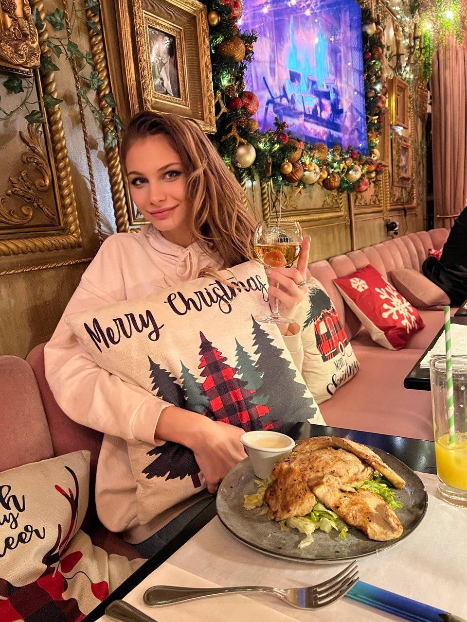 תל אביב – רזה בת 21