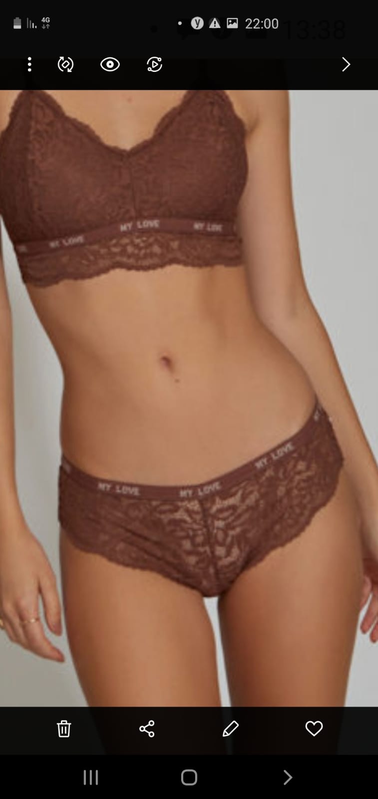 בתל אביב – צברית