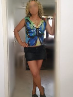 בחולון- ישראלית עם ניסיון