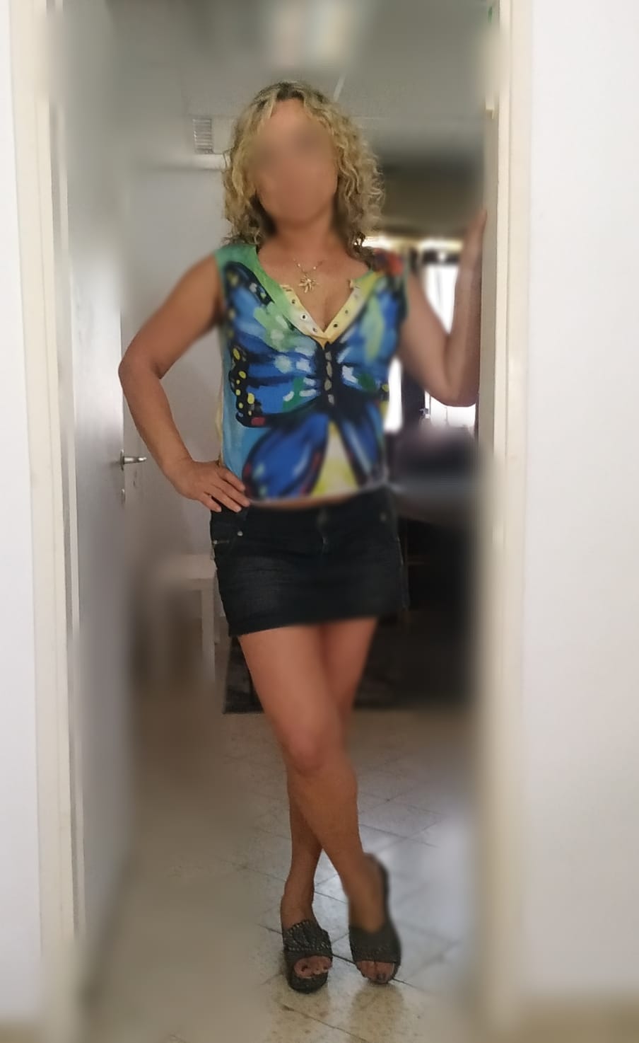 בחולון- ישראלית עם ניסיון