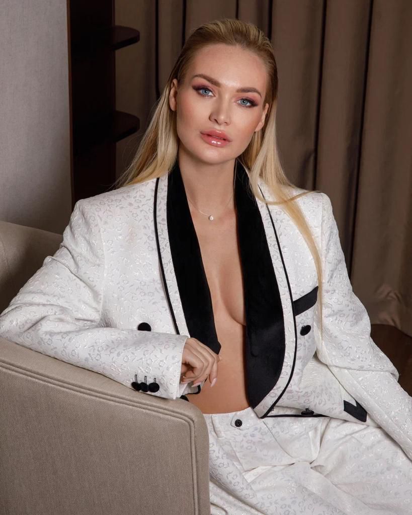 לורה חדשה – בתל אביב-אוקראינית תיירת 26