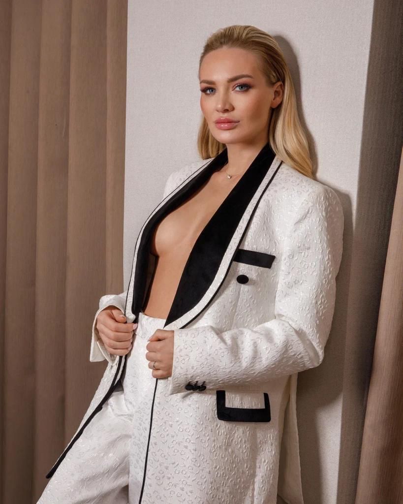 לורה חדשה – בתל אביב-אוקראינית תיירת 26