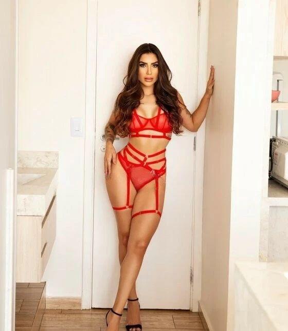 סוניה מארחת דיסקרטית – בירושלים